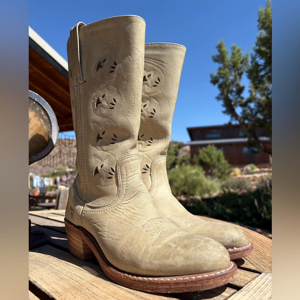 FRYE Campus Austin Boots - Picture 7 of 15
